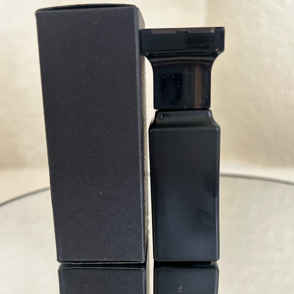 TOM FORD FUCKING FABULOUS Eau de PARFUM NIB Unisex Travel Spray 15ml NIB - Picture 8 of 11
